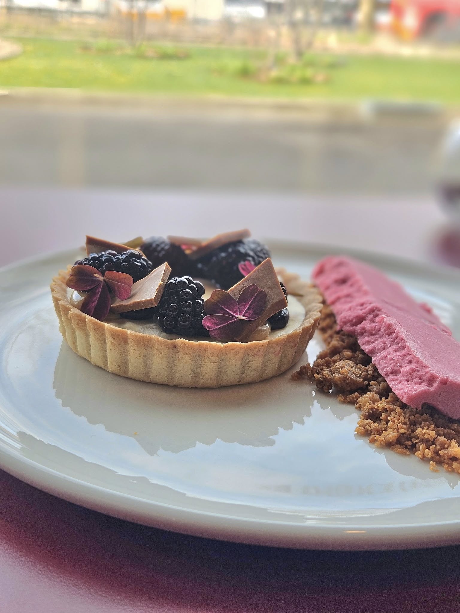 Lækkert tærte serveret ved fest i selskabslokale i Hjørring